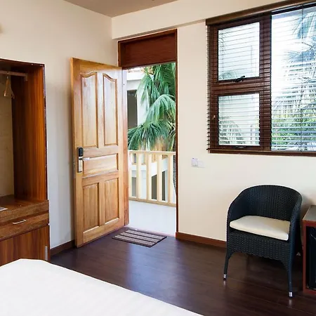 Tropic Tree Maldives Hotel Gulhi Room photo